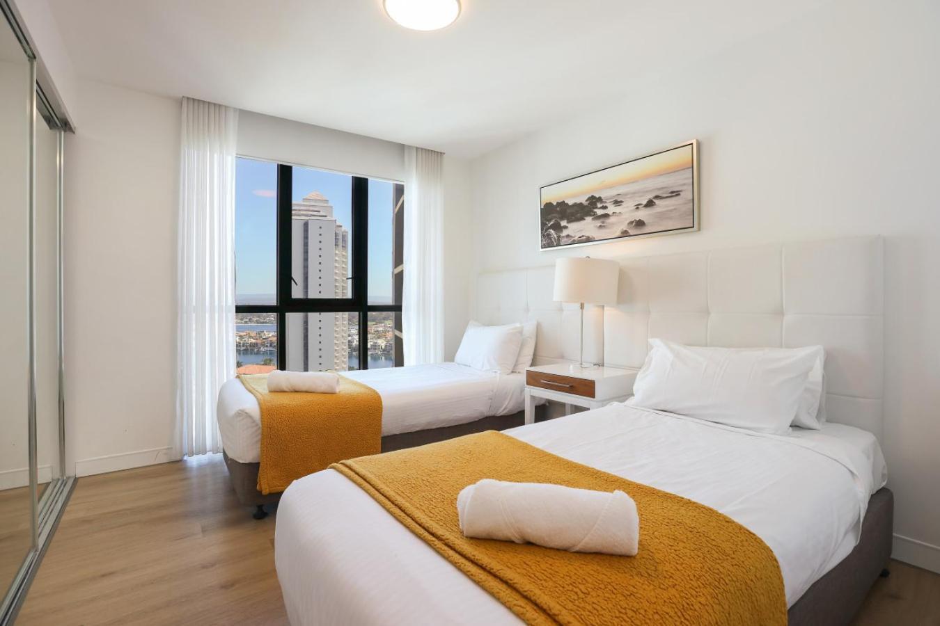 Rhapsody Surfers Paradise Beachfront Sleeps 6 - Optimise Bnb 골드코스트 외부 사진